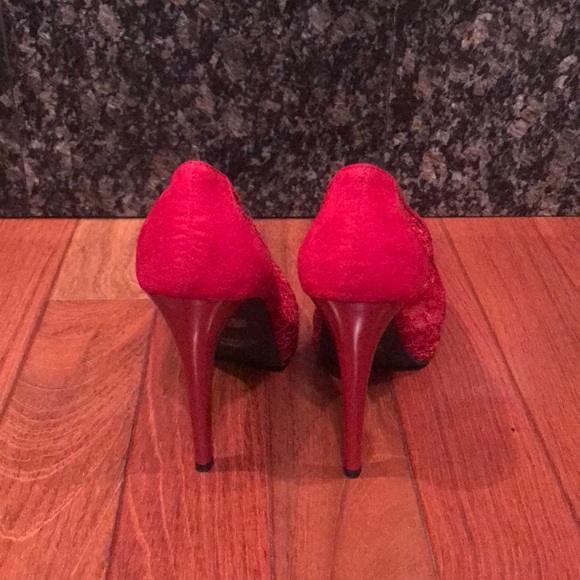 Guess Heels - Picture 2 of 3